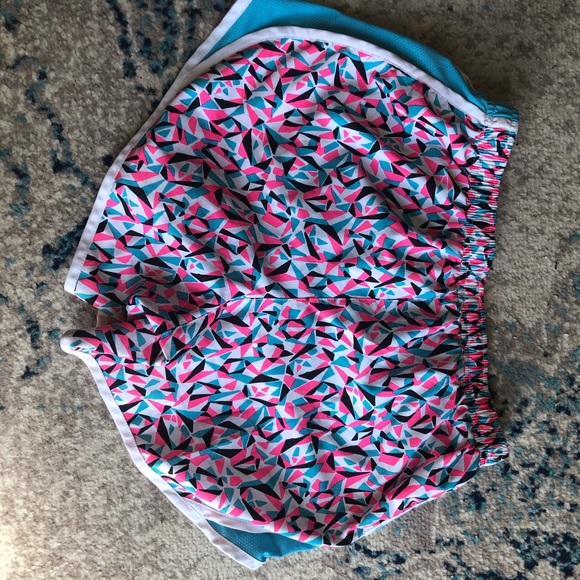 Nike kids running shorts - Picture 6 of 6